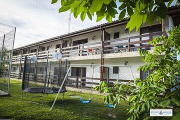 Фото номера Двухместный номер с 1 кроватью и балконом - 4* Гостевой дом Steaua Apelor Family Resort г. Nufăru 2